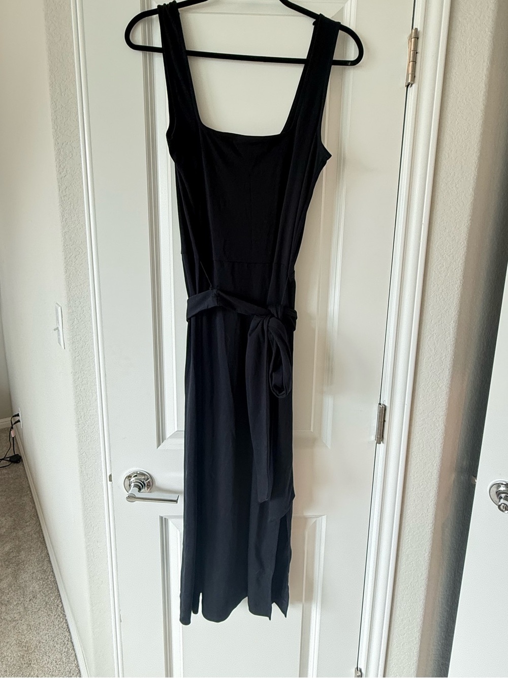 Vince black midi dress, Small